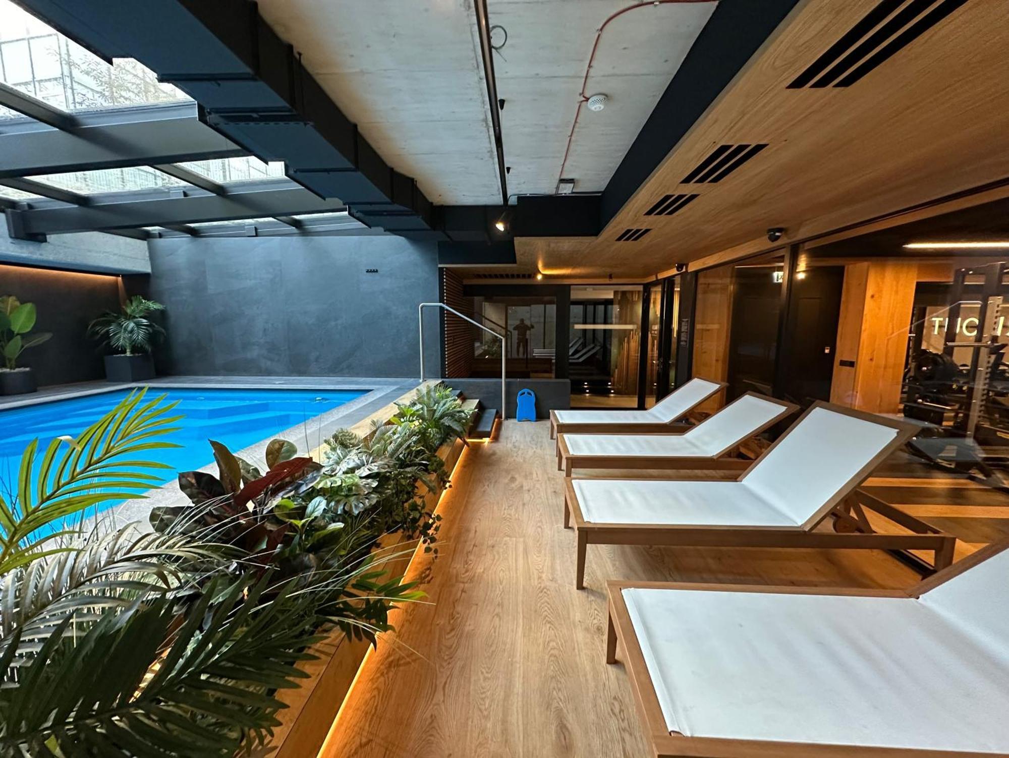 Vistula Avenue Apartment Free Parking, Swimming Pool, Sauna & Gym Cracóvia Exterior foto